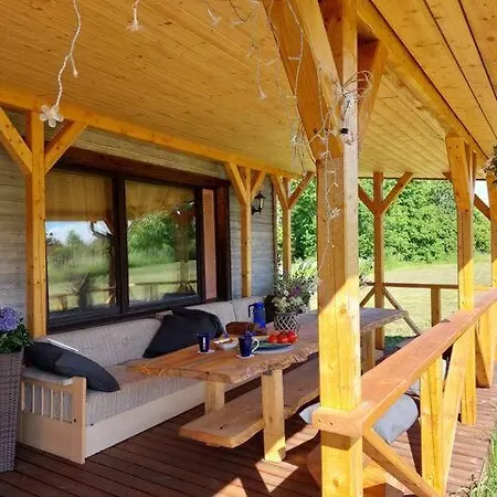 Avara Terrassiga Merelaehedane Puhkemaja Muhus