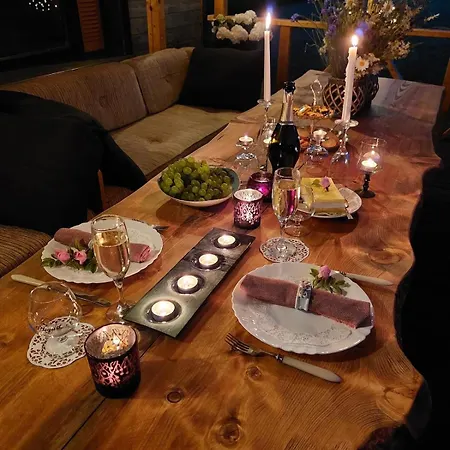 Semesterbostad Avara Terrassiga Merelaehedane Puhkemaja Muhus Nommkula (Saaremaa)